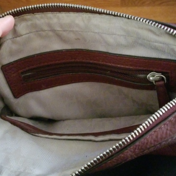 Michael Kors red crossbody - Picture 2 of 2